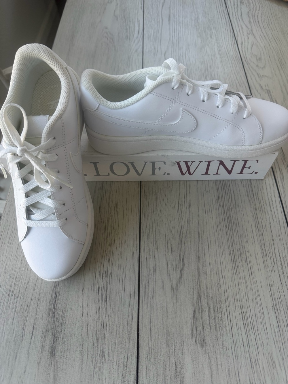 Nike Court Royale 2 Low Premium Triple White Sneakers Size 8.5 EUC